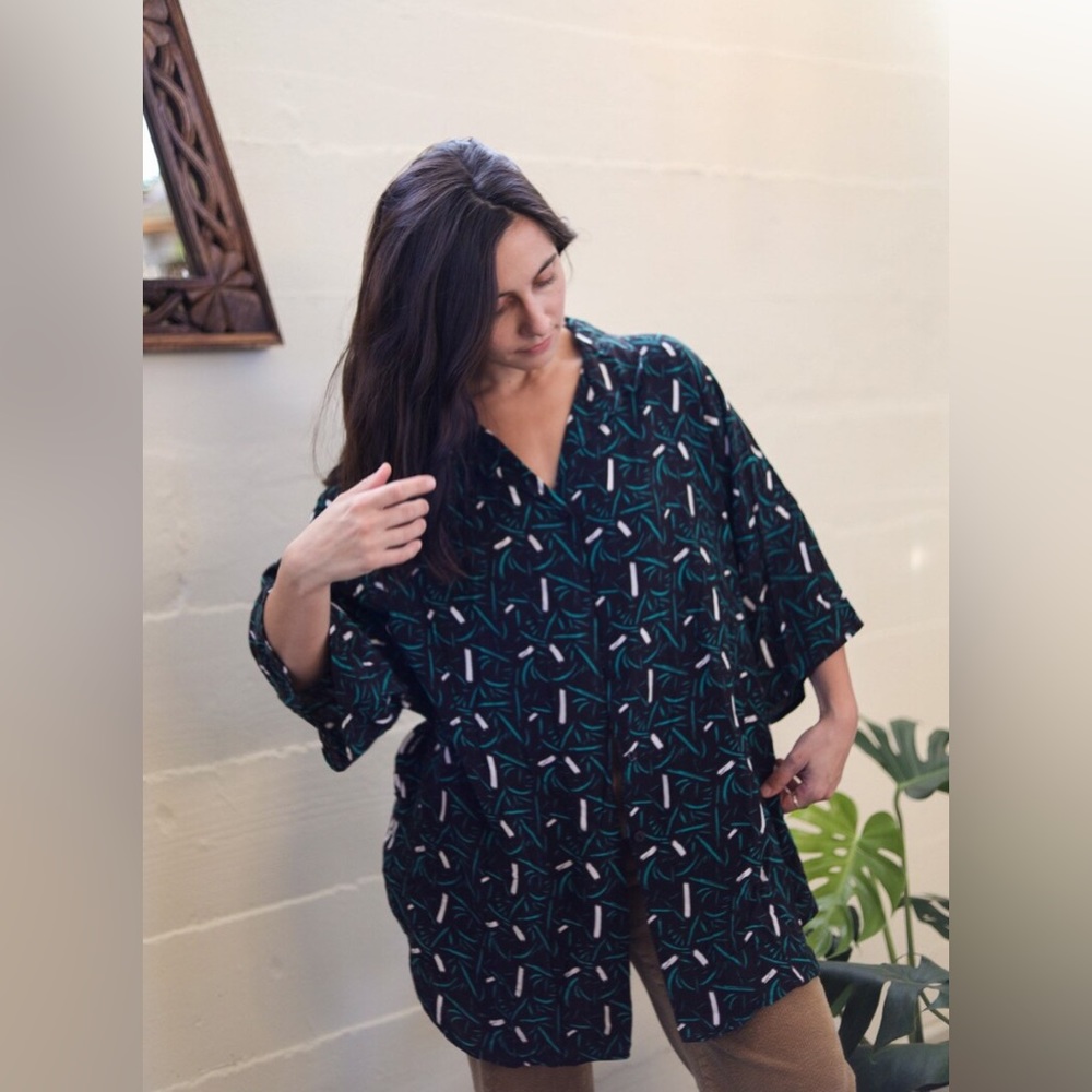 Vintage Button Front Funky 90’s Y2K Party Shirt Free-size
